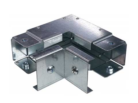 90° angle, cover between the outlets, 100 x 100 mm